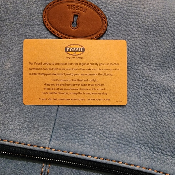 Fossil Crossbody - Picture 13 of 16